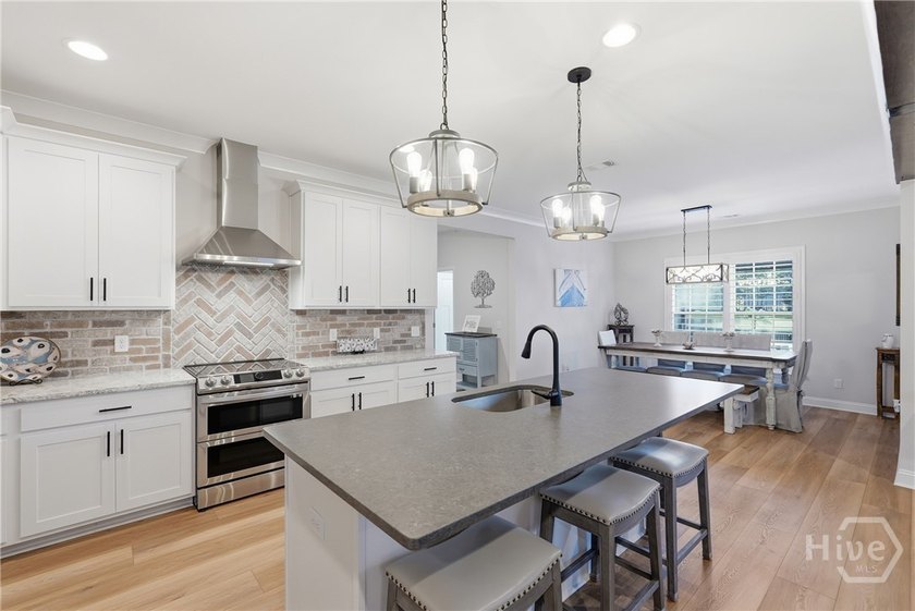Located in Richmond Hill's *Belfast Lake* Community- this home - photo 10