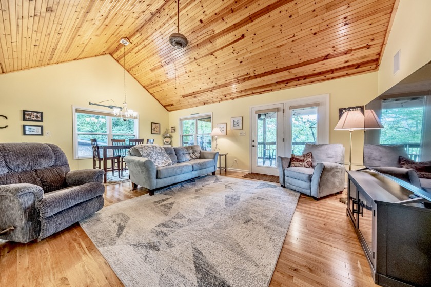 Heather Keith, Realtor
502.345.3052 - photo 6
