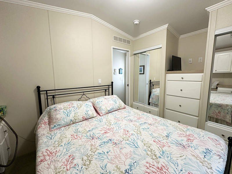 This charming 490 square feet Park Model home in Bonita Terra - photo 7