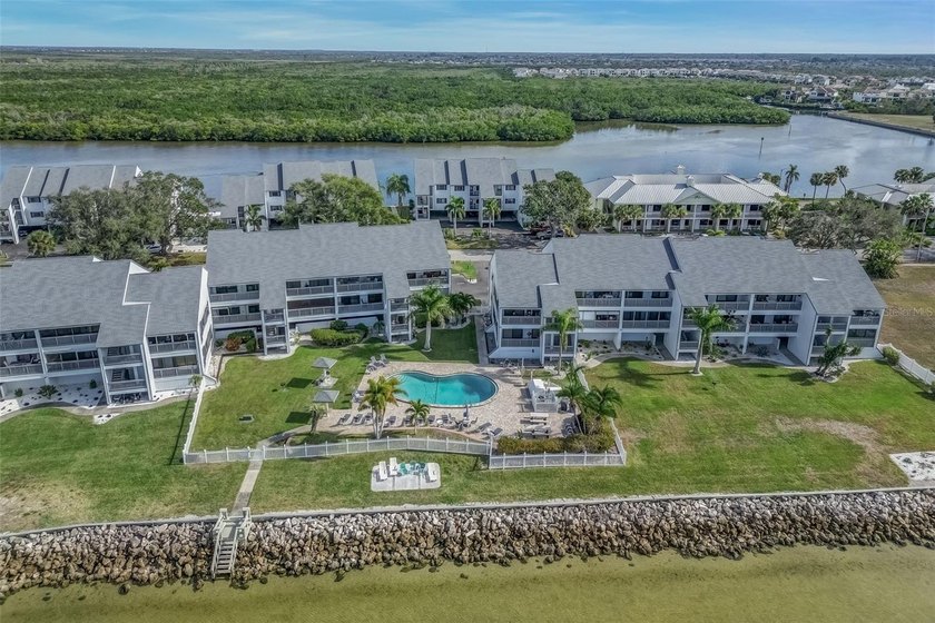 Fabulous Waterfront Community of Little Harbor. This 2 bedroom 2 - photo 2