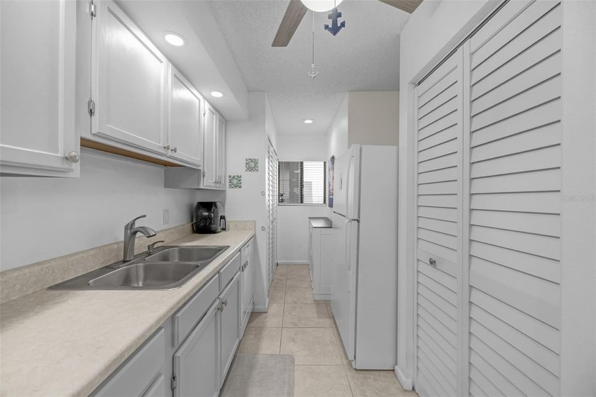 Fabulous Waterfront Community of Little Harbor. This 2 bedroom 2 - photo 9