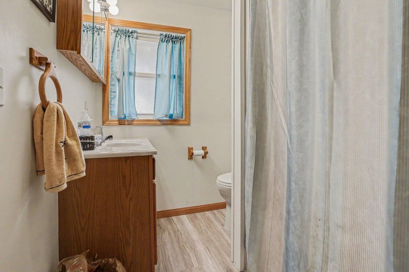 Welcome to this charming, turn key move-in-ready channel front - photo 12