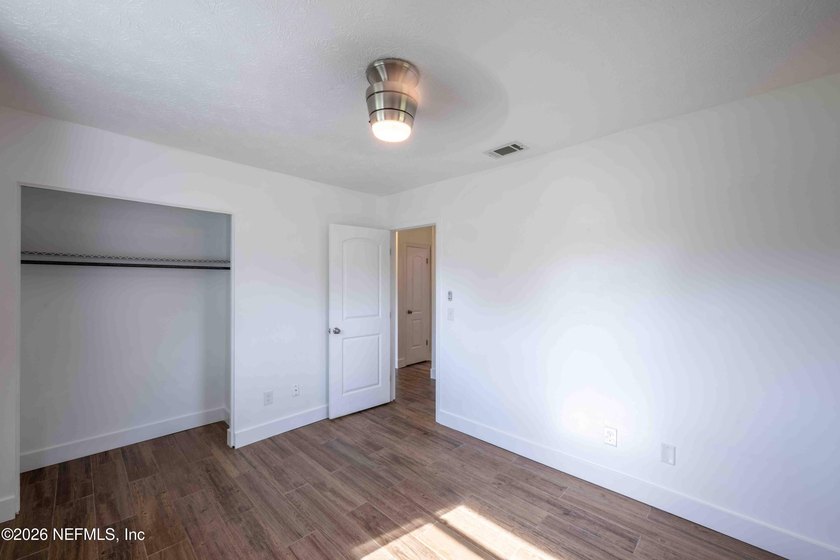 Welcome home to this charming, move-in-ready 3-bedroom, 2-bath - photo 12