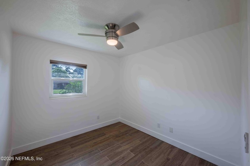 Welcome home to this charming, move-in-ready 3-bedroom, 2-bath - photo 13
