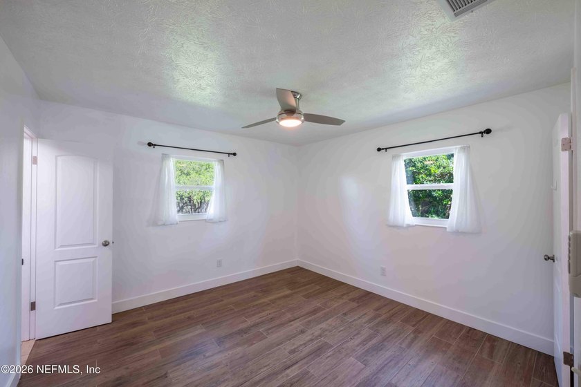 Welcome home to this charming, move-in-ready 3-bedroom, 2-bath - photo 15