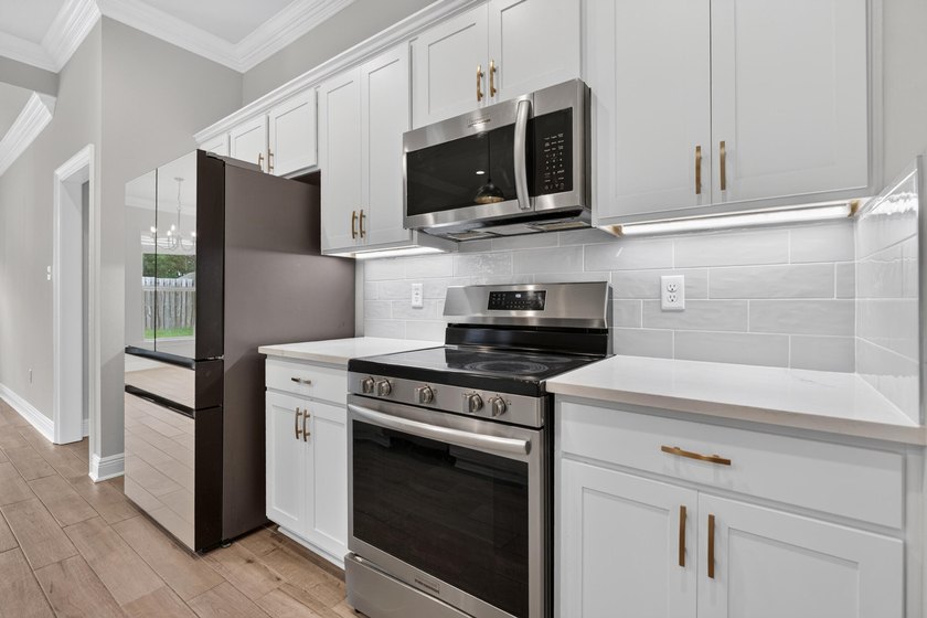 $7,000 FLEX CASH with full-price offer! Welcome to 75 Apollo - photo 16