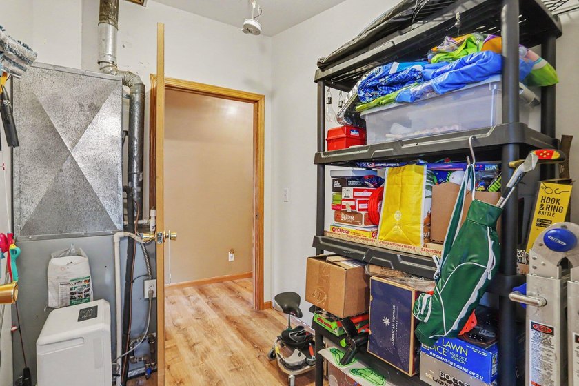 Welcome to this charming, turn key move-in-ready channel front - photo 16