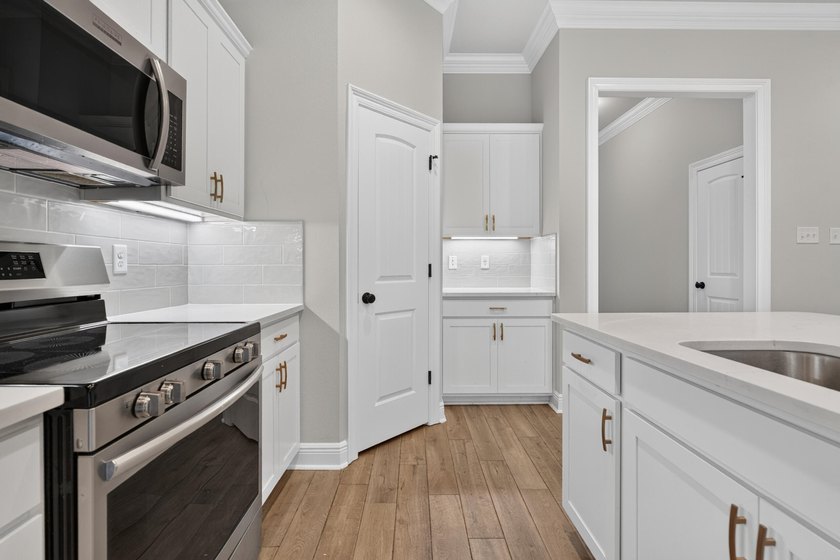 $7,000 FLEX CASH with full-price offer! Welcome to 75 Apollo - photo 17
