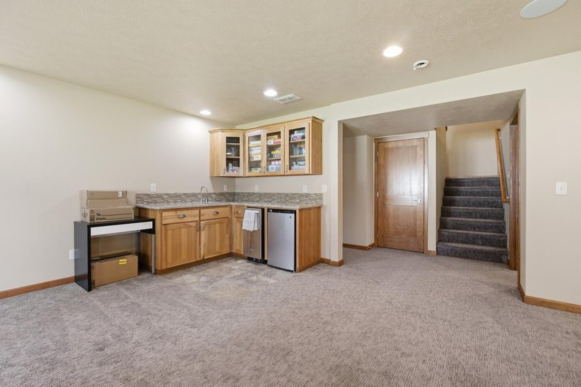 Welcome to this beautiful home in the gated community of Shelley - photo 19