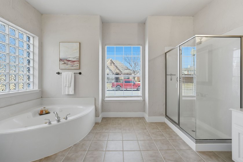 Welcome to this exceptional 4-bed, 3.5-bath home in the highly - photo 21