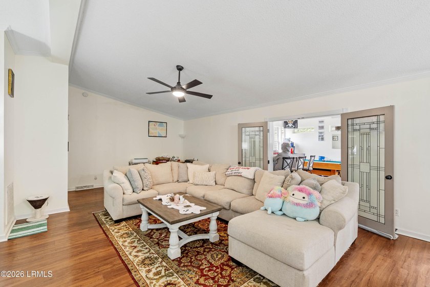 Welcome to 21 Caswell in the highly sought-after Picket Fences - photo 22
