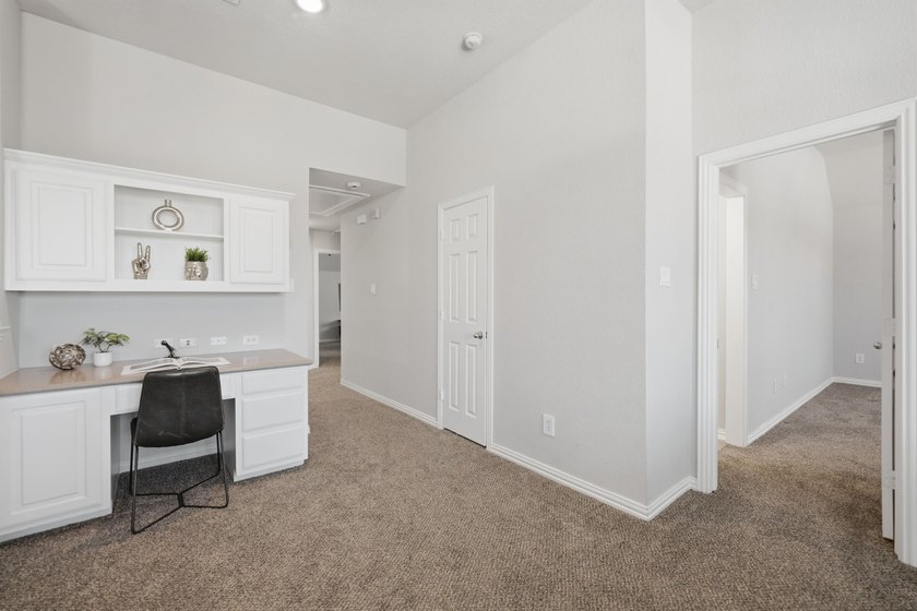 Welcome to this exceptional 4-bed, 3.5-bath home in the highly - photo 23