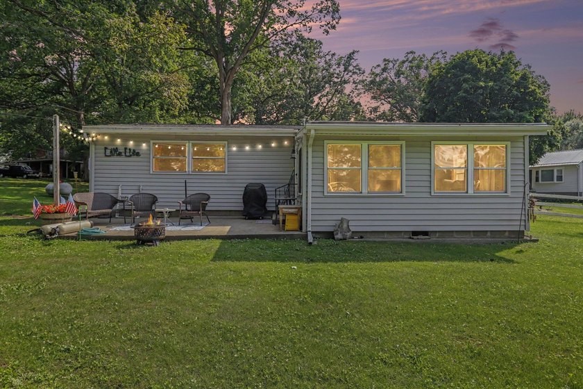 Welcome to this charming, turn key move-in-ready channel front - photo 29