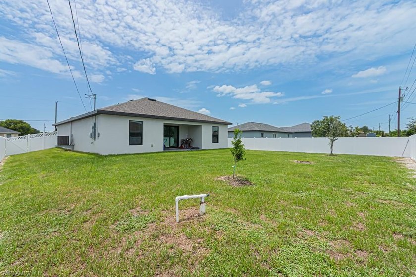 Nearly new three-bedroom, two-bath home located in Northwest - photo 33