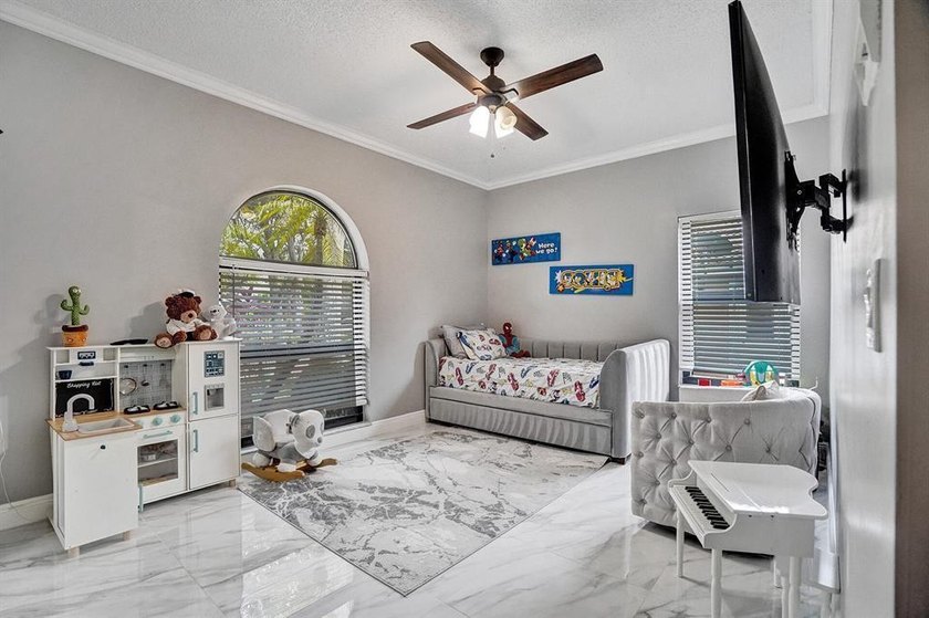 Stunning 4-bedroom home on a 1/4-acre corner lot at the end of a - photo 39