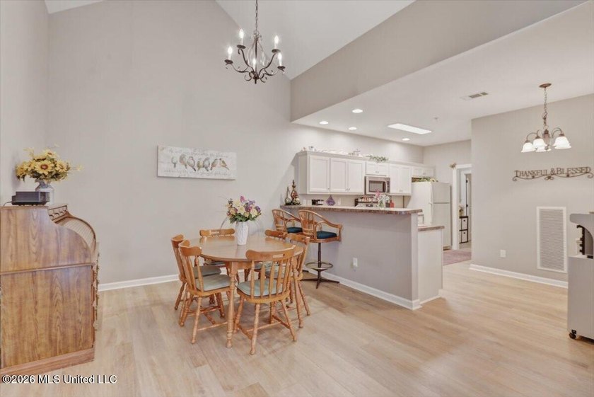 Welcome to this beautifully designed 2-bedroom, 2-bathroom - photo 13