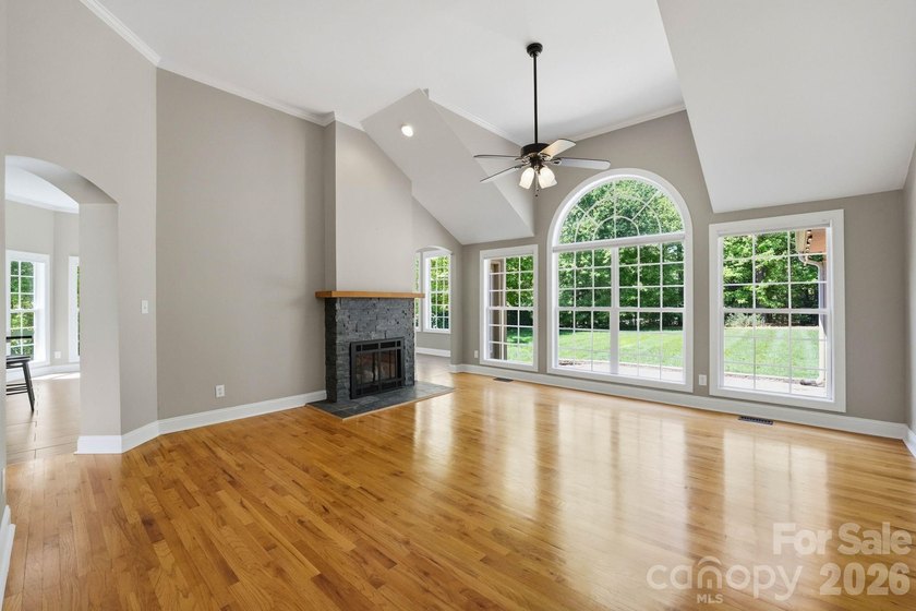 Beautifully Updated Ranch Home / 1.7 Private Acres (double lots) - photo 15
