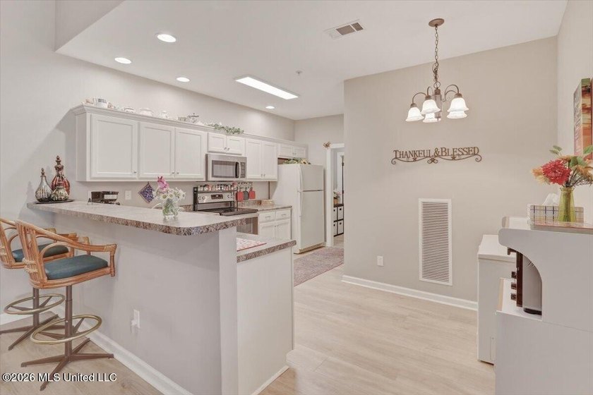 Welcome to this beautifully designed 2-bedroom, 2-bathroom - photo 15
