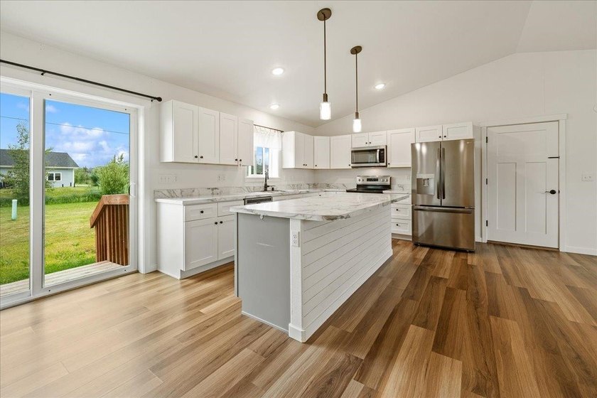 Stunning open-concept ranch in the City of North Pole, this one - photo 8