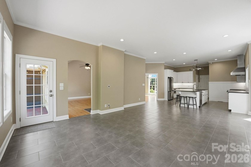 Beautifully Updated Ranch Home / 1.7 Private Acres (double lots) - photo 21