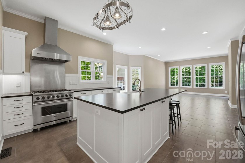 Beautifully Updated Ranch Home / 1.7 Private Acres (double lots) - photo 24