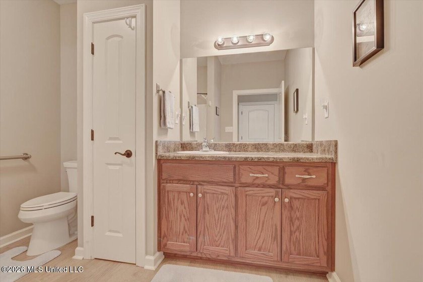 Welcome to this beautifully designed 2-bedroom, 2-bathroom - photo 24