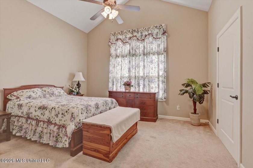 Welcome to this beautifully designed 2-bedroom, 2-bathroom - photo 28