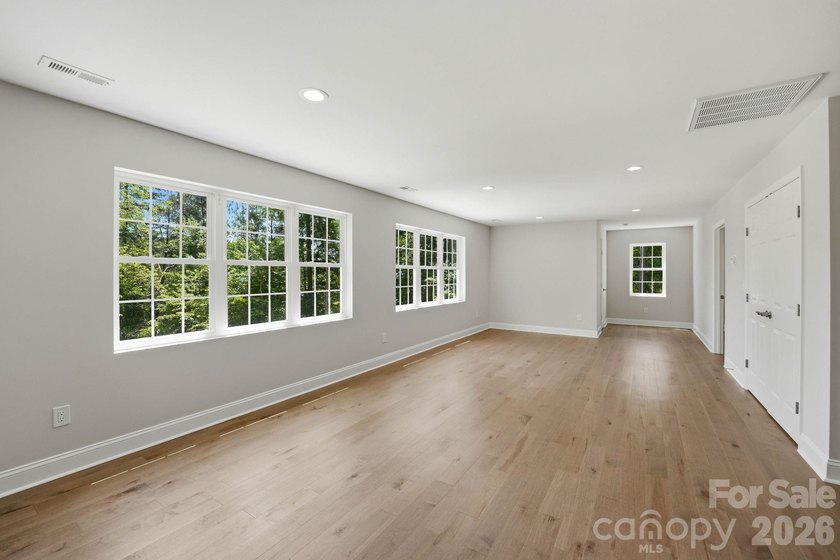 Beautifully Updated Ranch Home / 1.7 Private Acres (double lots) - photo 41