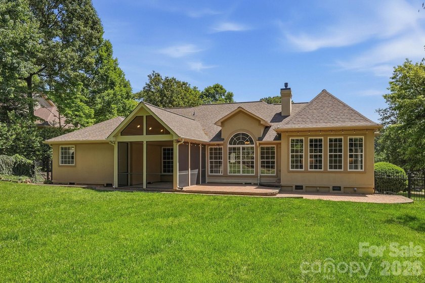 Beautifully Updated Ranch Home / 1.7 Private Acres (double lots) - photo 46