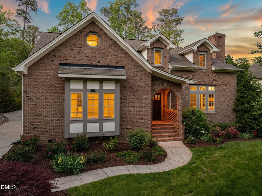 Exquisite Hope Valley residence gracefully set on a beautifully - photo 2
