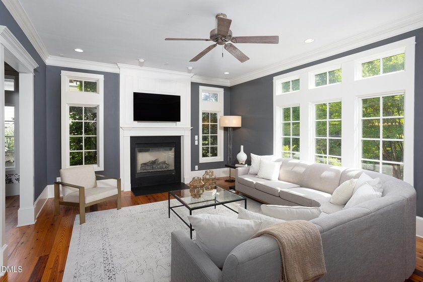 Exquisite Hope Valley residence gracefully set on a beautifully - photo 9