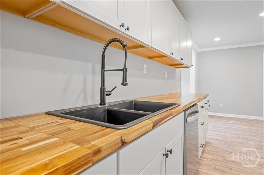 Recently Renovated Three Bedroom, 2 Full Bath Split Bedroom Open - photo 10