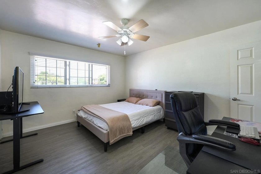 Welcome to Point Loma living in this beautifully updated - photo 11