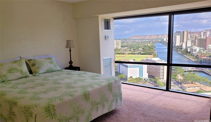 Spacious 29th-Floor 2BR/2BA Live-Work Residence | Ocean, Diamond - photo 13