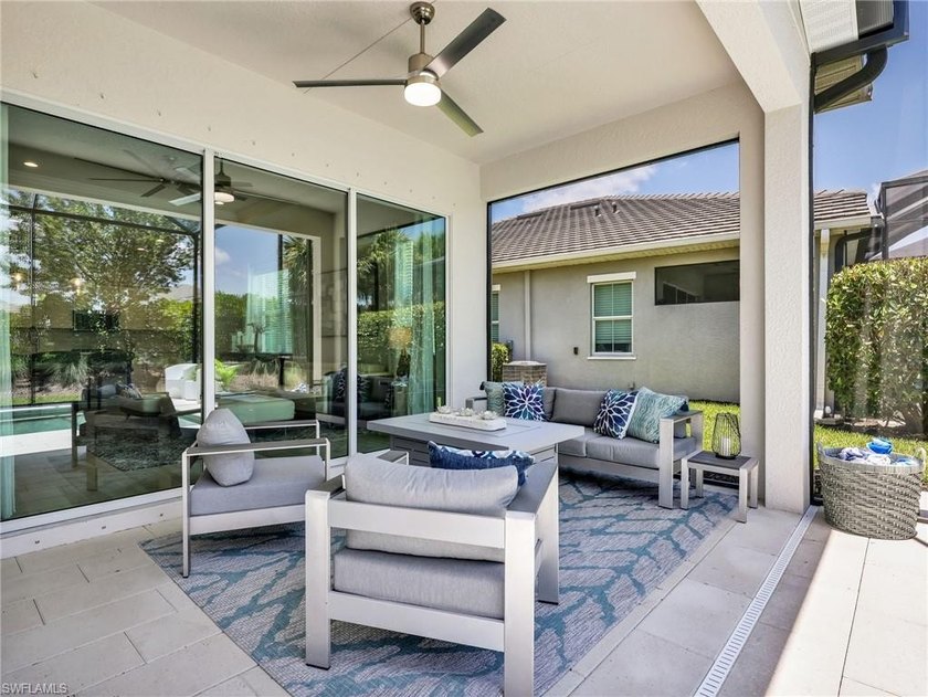 This beautifully maintained 3-bedroom, 2-bath pool villa offers - photo 15