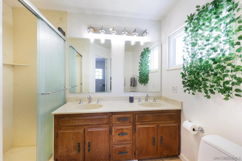 Welcome to Point Loma living in this beautifully updated - photo 15