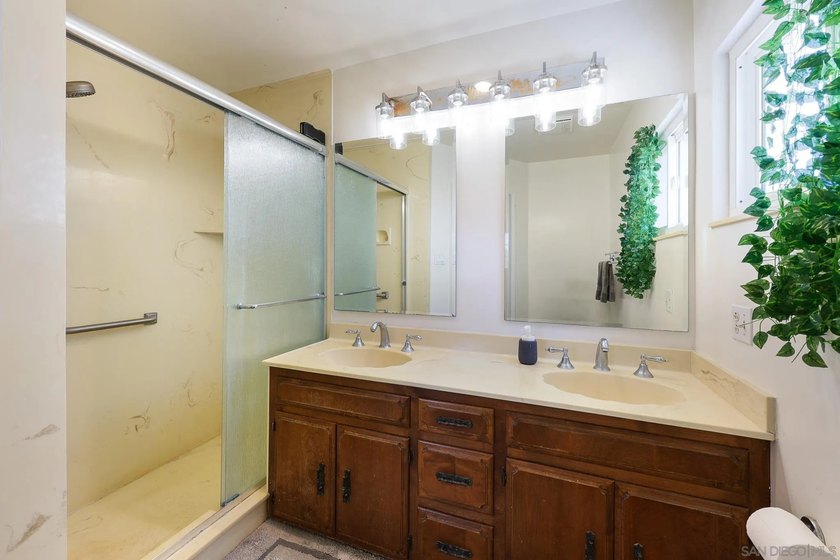 Welcome to Point Loma living in this beautifully updated - photo 16