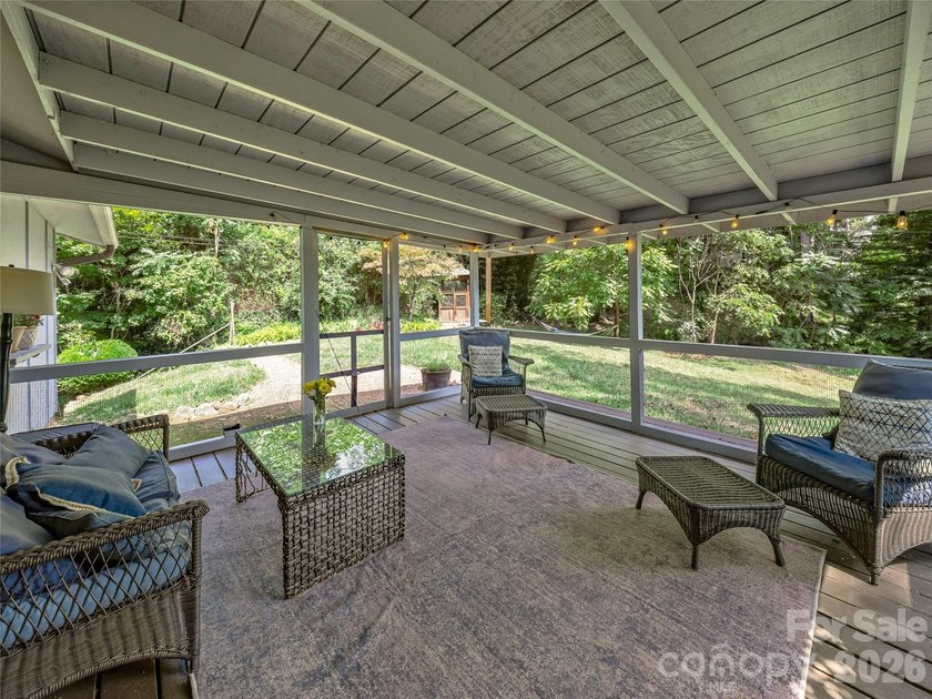 Tucked away at the end of a quiet dead-end road, 5 Hillcrest - photo 17