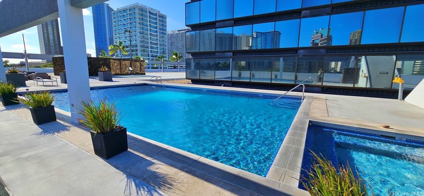 Spacious 29th-Floor 2BR/2BA Live-Work Residence | Ocean, Diamond - photo 19