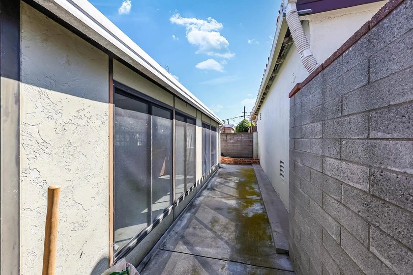 Welcome to Point Loma living in this beautifully updated - photo 26