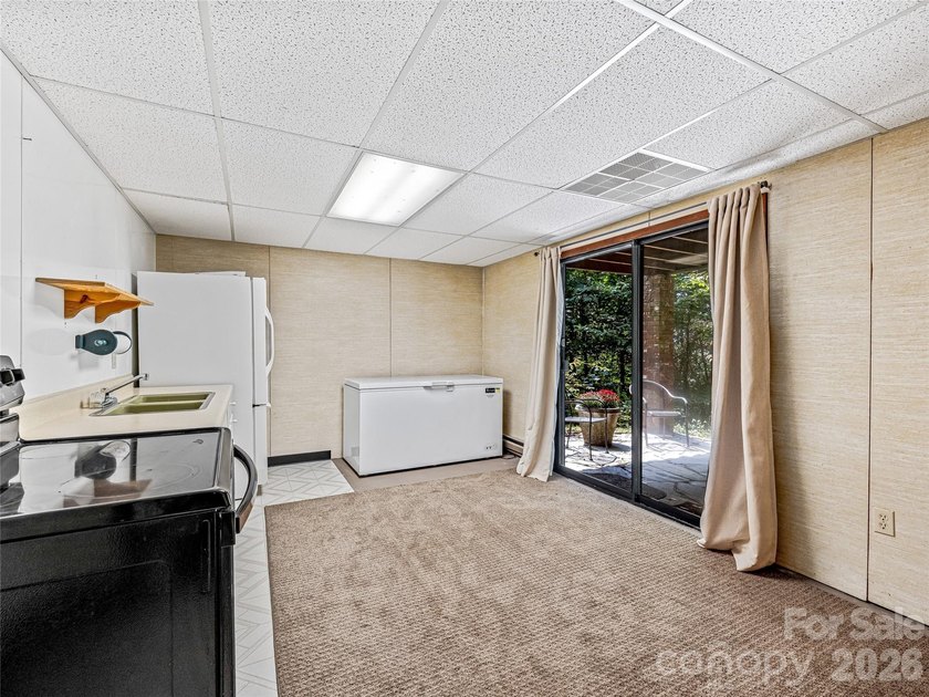 Tucked away at the end of a quiet dead-end road, 5 Hillcrest - photo 28