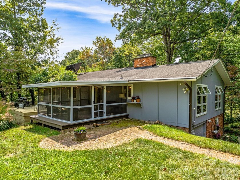 Tucked away at the end of a quiet dead-end road, 5 Hillcrest - photo 35