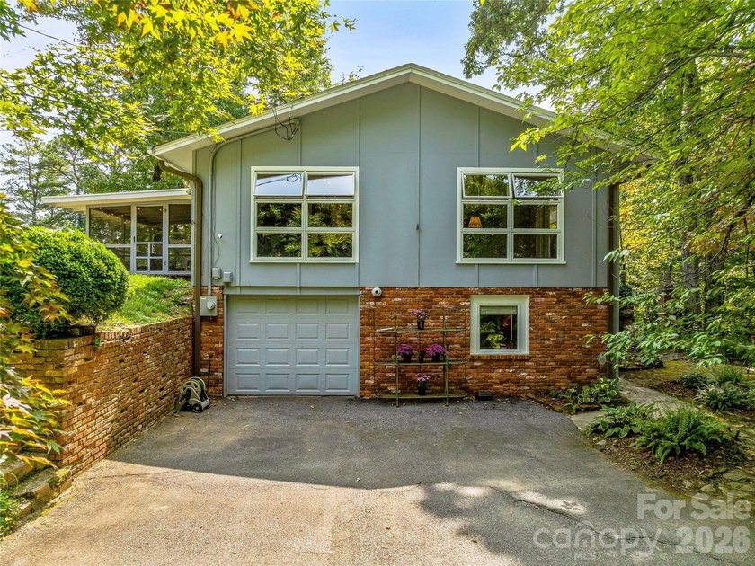 Tucked away at the end of a quiet dead-end road, 5 Hillcrest - photo 40