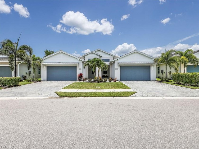 This beautifully maintained 3-bedroom, 2-bath pool villa offers - photo 44