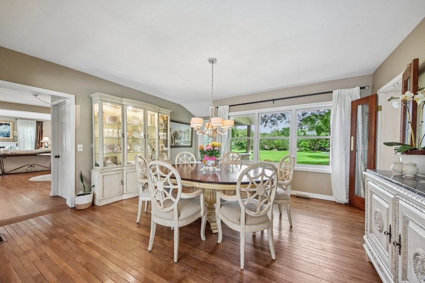 Come experience your everyday vacation home with this beautiful - photo 6