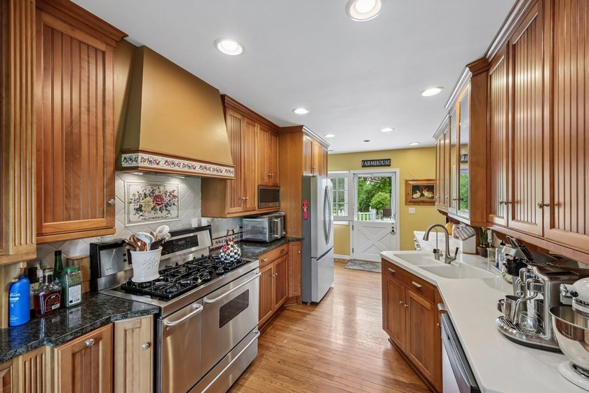 Come experience your everyday vacation home with this beautiful - photo 7