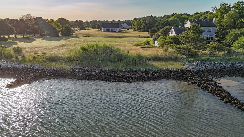 Unobstructed Chesapeake Bay Views! A rare blend of privacy &amp; - photo 10