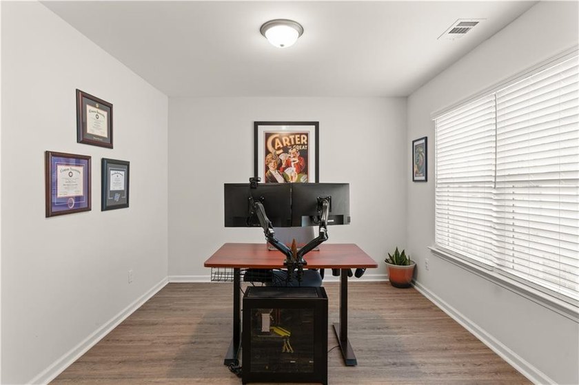 Spacious 5-Bedroom Home on a Corner Lot in Brunswick, GA - Open - photo 6