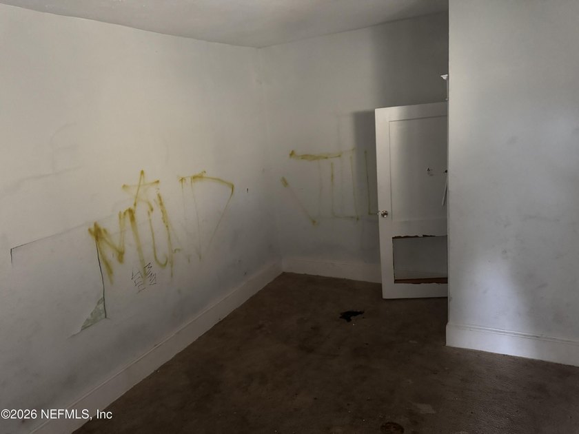 WONDERFUL OPPORTUNITY IN SPRINGFIELD! Built in 1922, this - photo 11