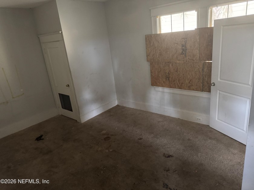 WONDERFUL OPPORTUNITY IN SPRINGFIELD! Built in 1922, this - photo 12